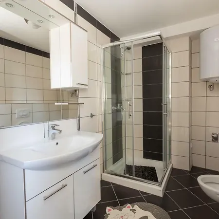 Apartament Ursula *