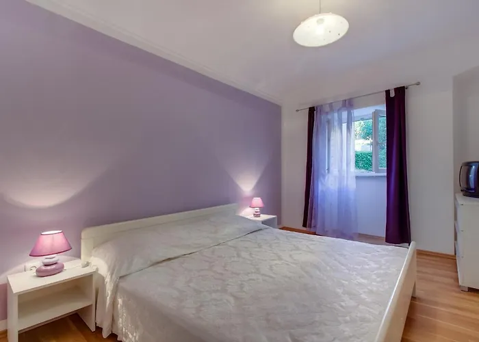 아파트 Ursula 말리로시니